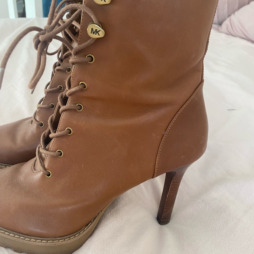 Botte 👢 en parfait condition 
8,5 
Autentique 
MK